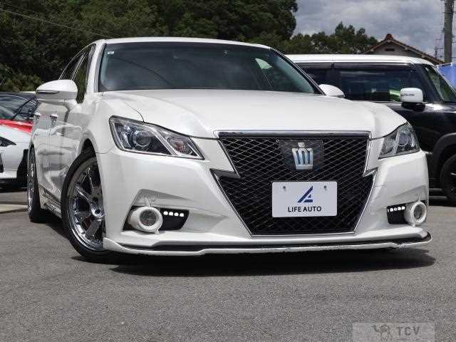 2013 Toyota Crown Hybrid
