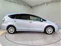2013 Toyota PRIUS α