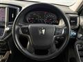 2013 Toyota Crown Hybrid