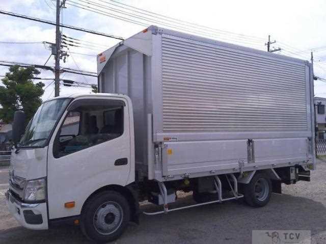 2025 Hino Dutro