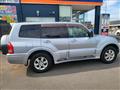 2005 Mitsubishi Pajero