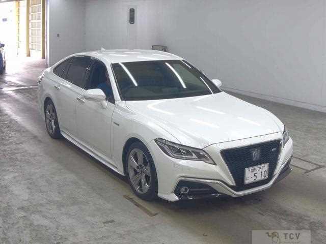 2018 Toyota Crown Hybrid