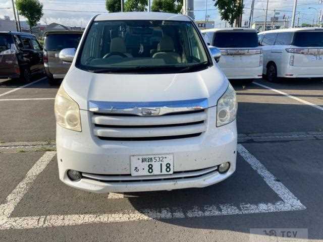 2009 Toyota Noah