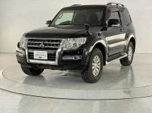 2015 Mitsubishi Pajero