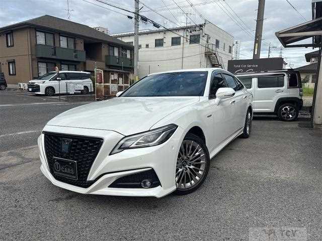 2019 Toyota Crown Hybrid