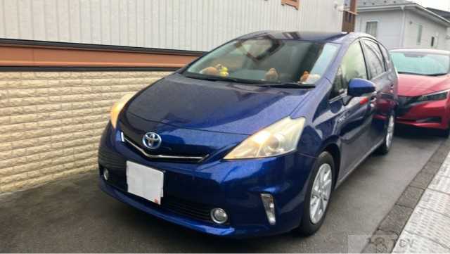 2013 Toyota PRIUS α
