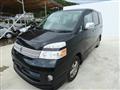 2005 Toyota Voxy