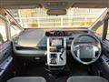 2011 Toyota Voxy