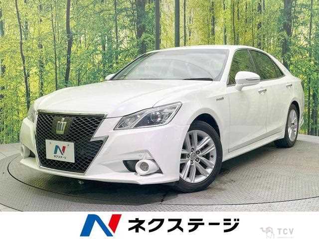 2013 Toyota Crown Hybrid