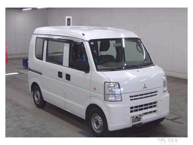 2014 Mitsubishi Minicab Van