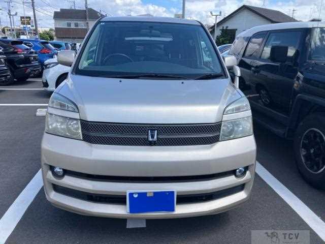 2006 Toyota Voxy