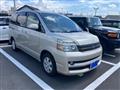 2006 Toyota Voxy