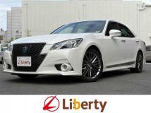 2013 Toyota Crown Hybrid