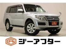 2015 Mitsubishi Pajero