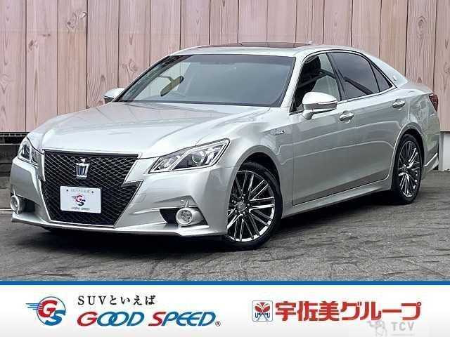 2013 Toyota Crown Hybrid