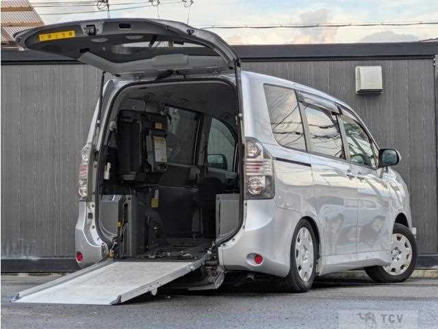 2009 Toyota Voxy