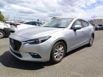 2017 Mazda Axela