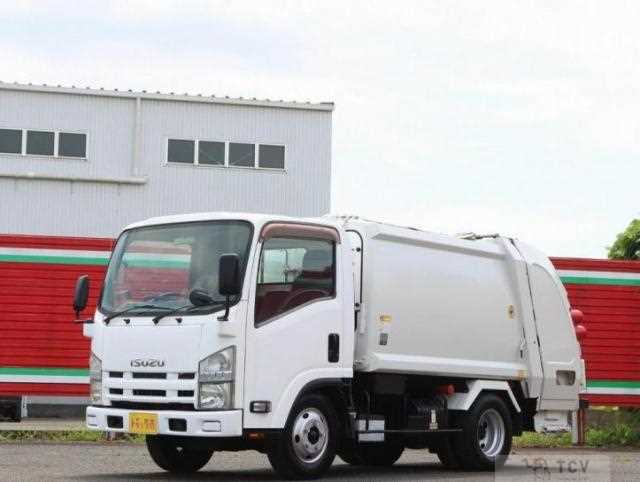 2013 Isuzu Elf Truck