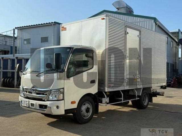 2025 Hino Dutro