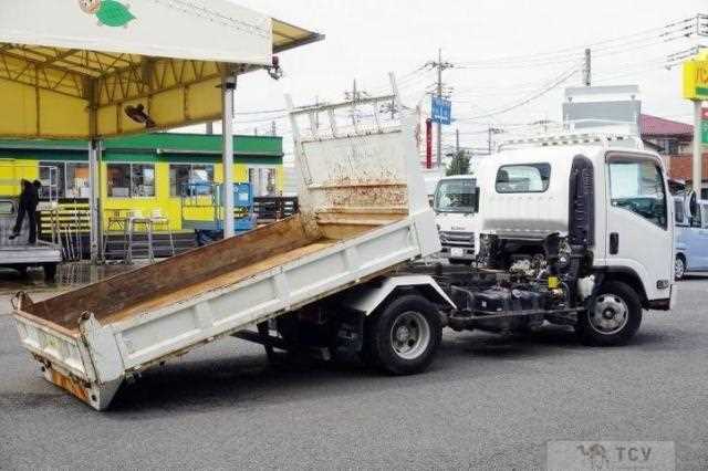2013 Isuzu Elf Truck