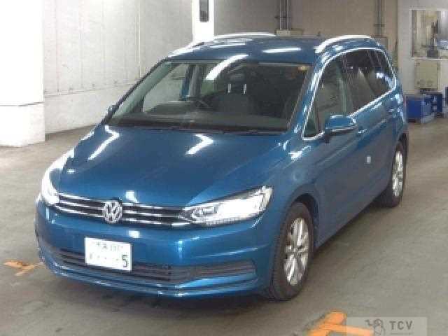 2017 Volkswagen Golf Touran