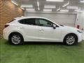 2017 Mazda Axela