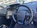 2016 Toyota PRIUS α