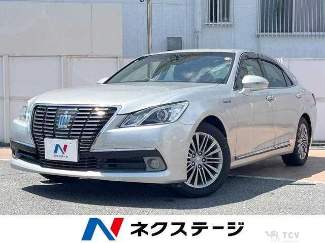 2014 Toyota Crown Hybrid