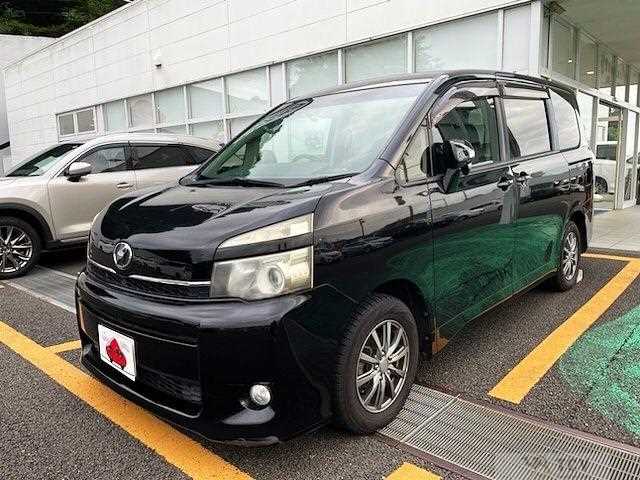 2013 Toyota Voxy