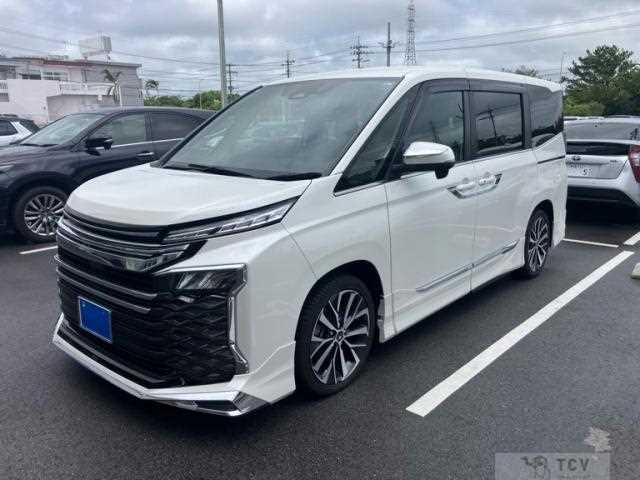 2025 Toyota Voxy