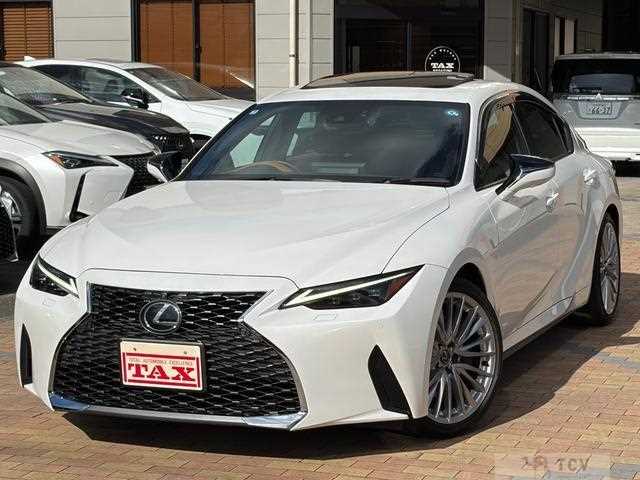 2023 Lexus IS