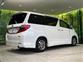 2013 Toyota Alphard Hybrid