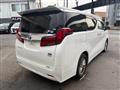 2019 Toyota Alphard Hybrid