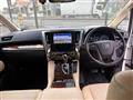 2019 Toyota Alphard Hybrid