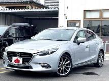 2017 Mazda Axela