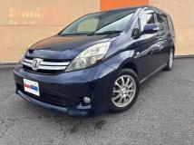 2013 Toyota Isis