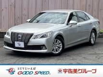 2014 Toyota Crown Hybrid