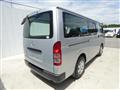 2004 Toyota Hiace Van
