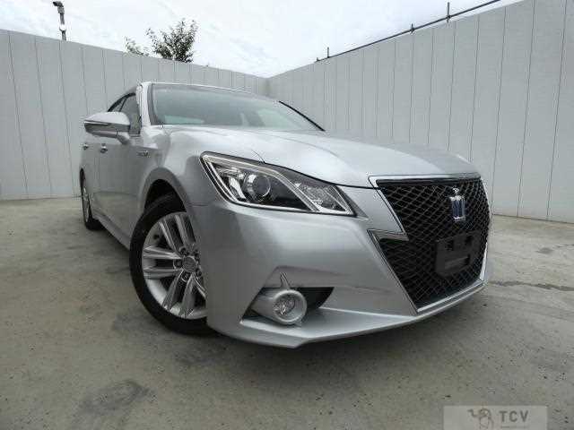 2013 Toyota Crown Hybrid