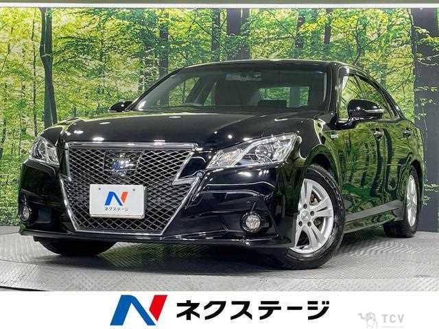 2013 Toyota Crown Hybrid