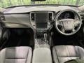 2013 Toyota Crown Hybrid