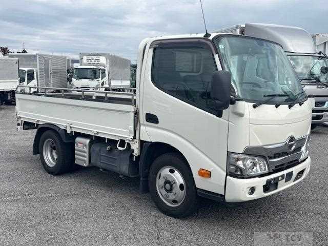 2022 Hino Dutro
