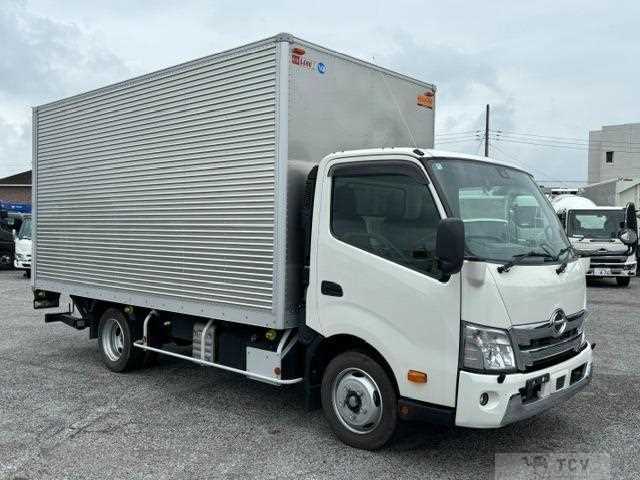 2024 Hino Dutro