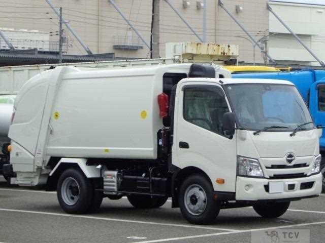 2025 Hino Dutro