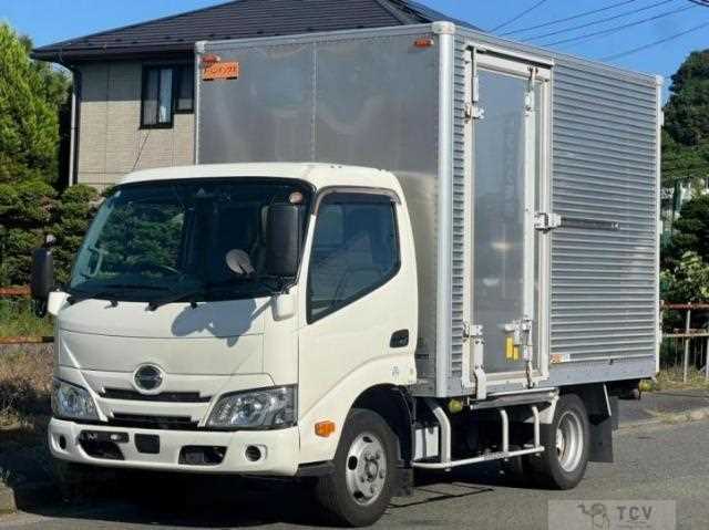 2022 Hino Dutro