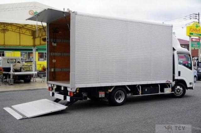 2023 Isuzu Elf Truck