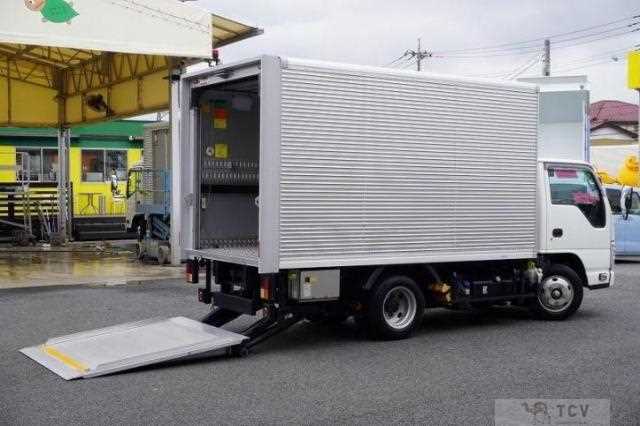 2021 Isuzu Elf Truck