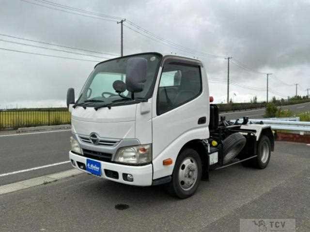 2013 Hino Dutro