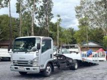 2021 Isuzu Elf Truck