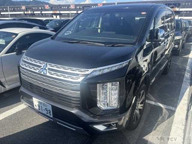 2020 Mitsubishi Delica D5